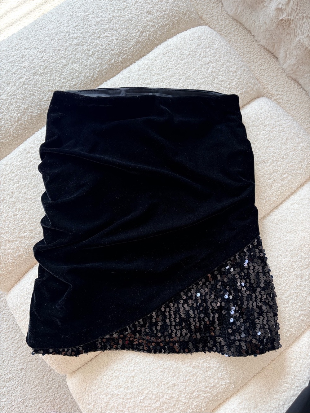 NWOT Zara Velvet Sequin Skirt Black XS